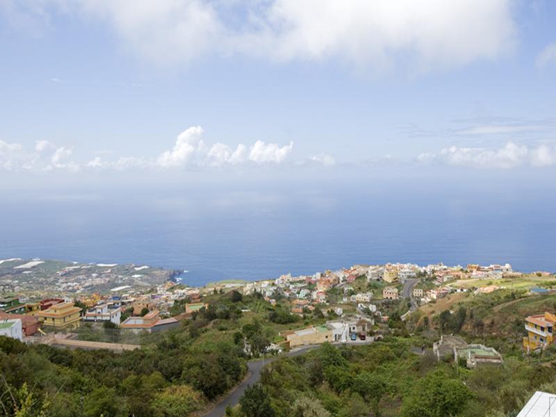 Vistas al mar y al pueblo